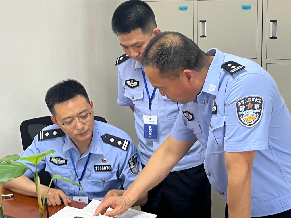 省际警务交流协作安全交叉检查工作组到省成都强戒所检查指导(5) 省际警务交流协作安全交叉检查工作组到省成都强戒所检查指导(5)